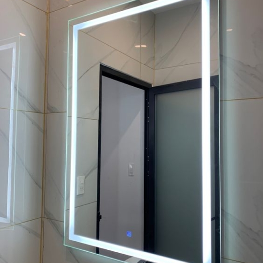 gương led nhà tắm hình chữ nhật