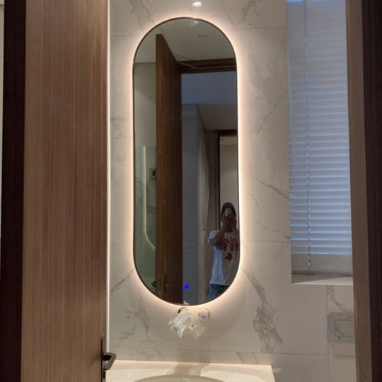 gương led nhà tắm oval