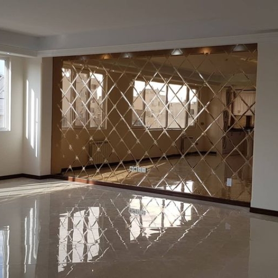 vách gương trang trí ốp tường màu